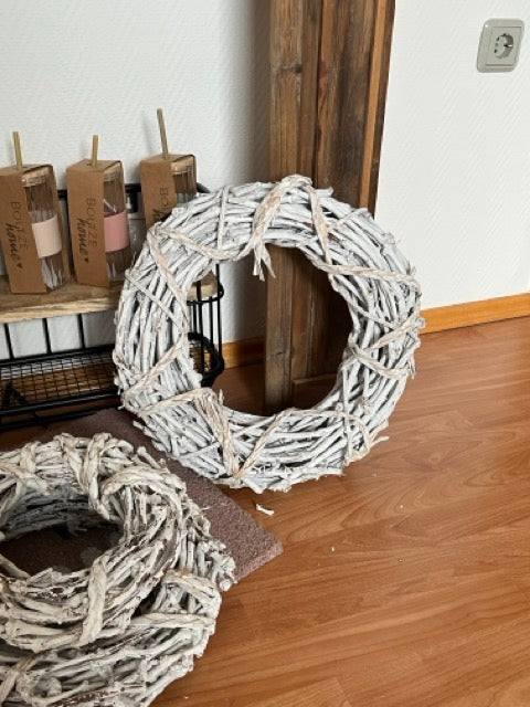 Holzkranz -weiß, 3 Größen, Holz,25x8 cm, 35x9 cm, 40x9cm