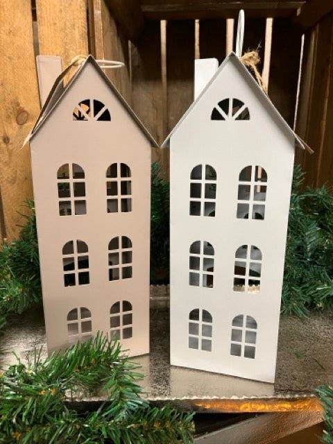 Häuser - weiß und beige, Metall, ca.H 36 cm - ca.B 12 cm