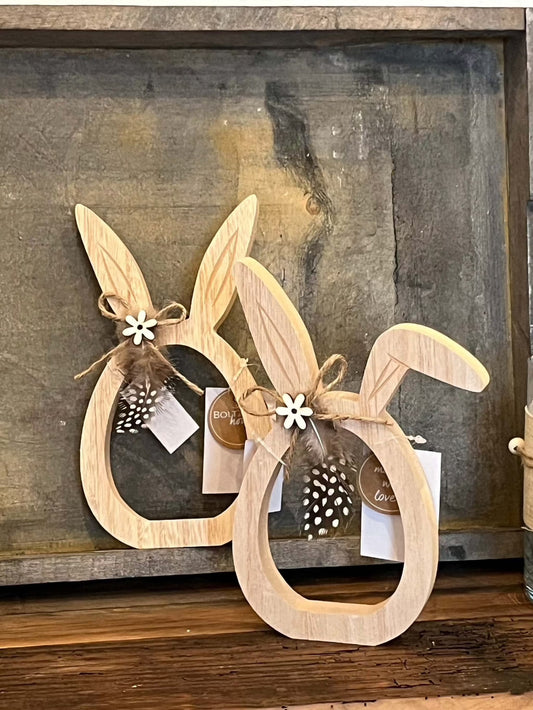 Dekoaufsteller Matze made of poplar wood with jute and feather accents, ideal for home decoration.